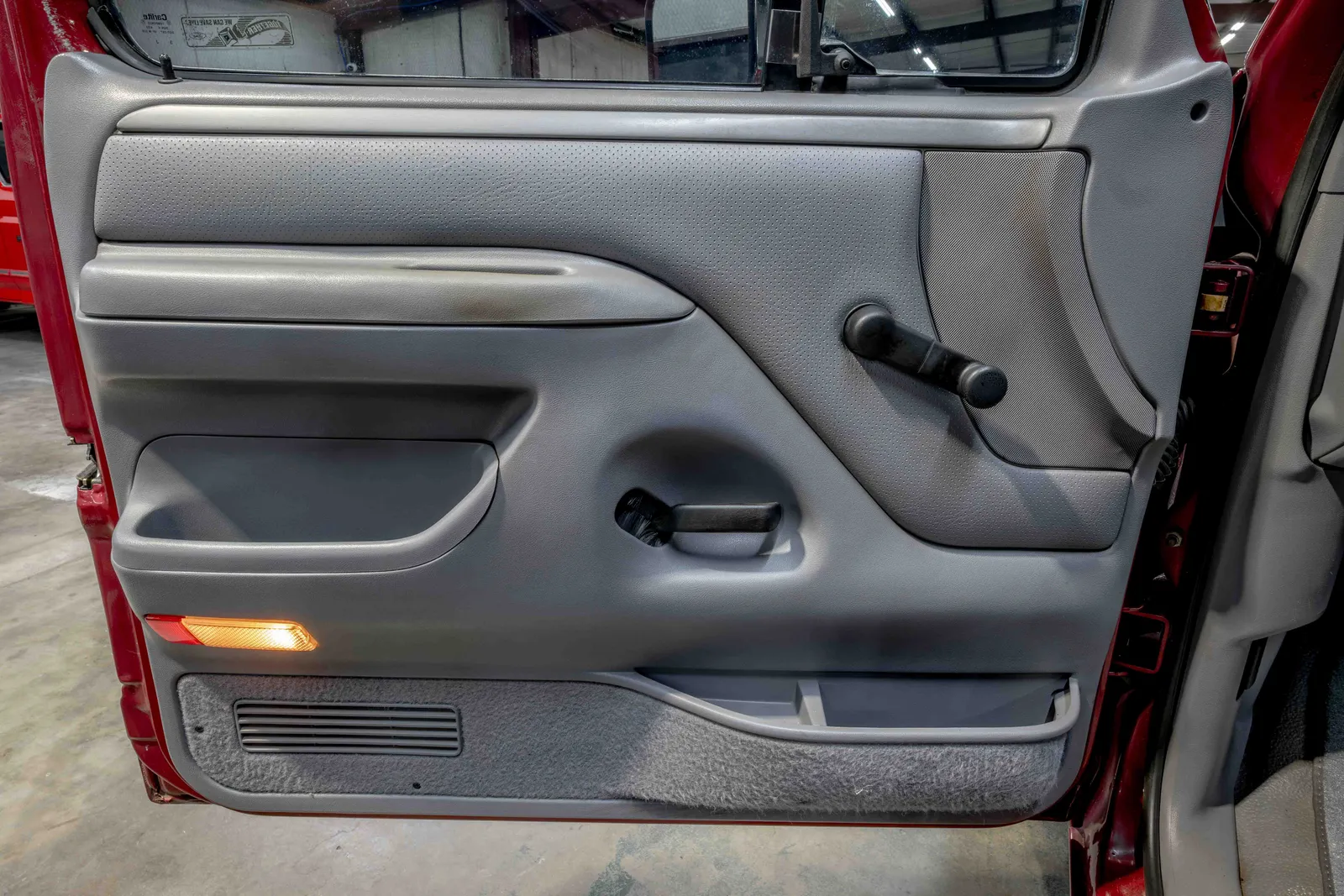  1994-Ford-F150-Electric Current Red Metallic-1FTEF15N6RNA29050-44.jpg